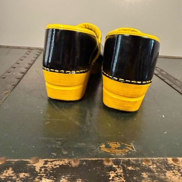 Sanita Xenia Danish Clog Black Patent Yellow Trim Size 40 - Picture 4 of 5